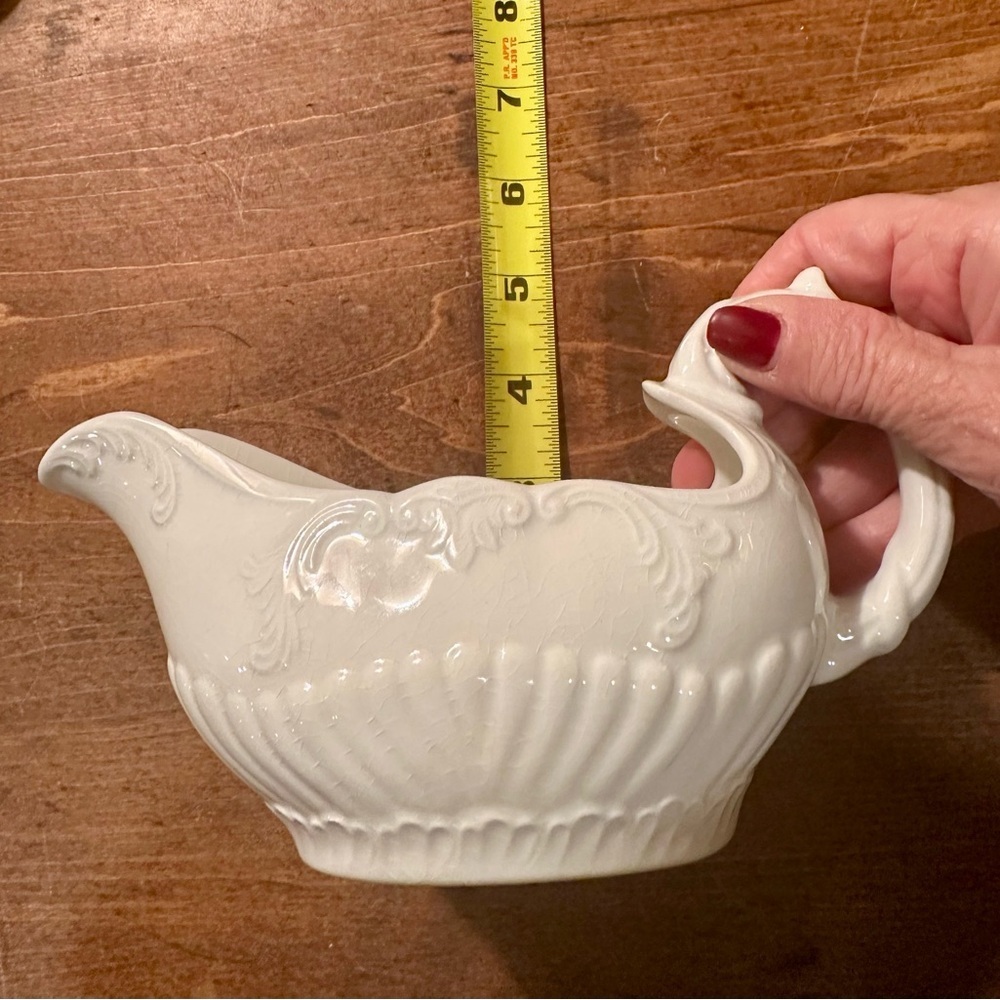 Valley Forge Vintage Creamy Ironstone Gravy Boat and Saucer - Picture 11 of 15